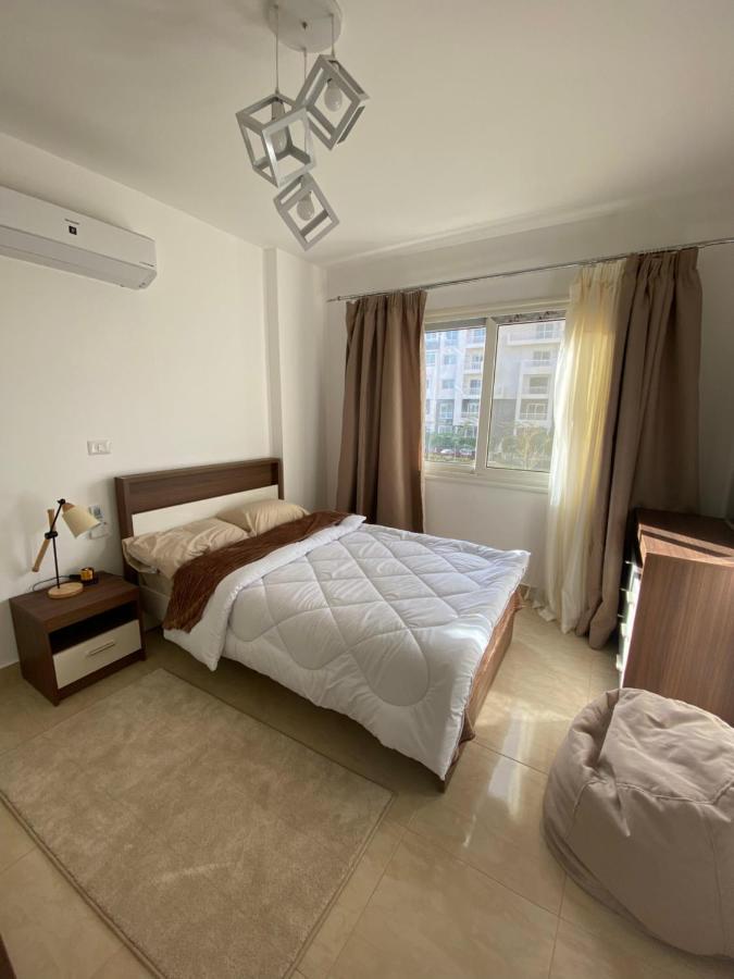 Madinaty Well-Furnished 3- Bedroom Apartment - شقة فندقيه للايجار مدينتي Madinat ash Shuruq Exteriör bild