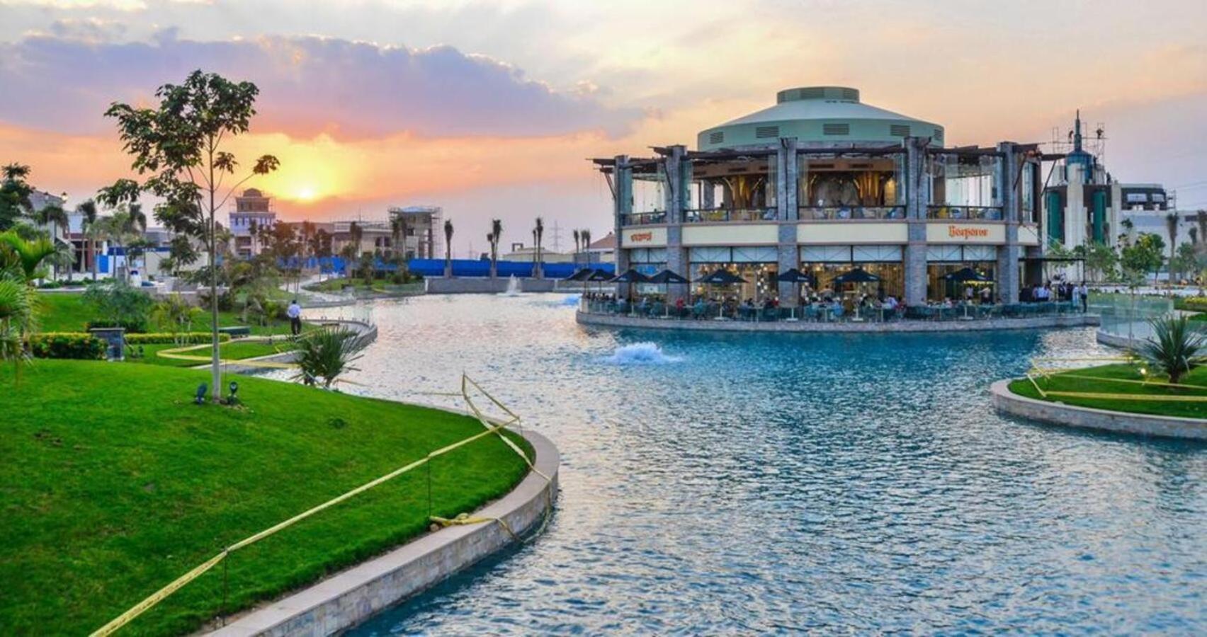 Madinaty Well-Furnished 3- Bedroom Apartment - شقة فندقيه للايجار مدينتي Madinat ash Shuruq Exteriör bild
